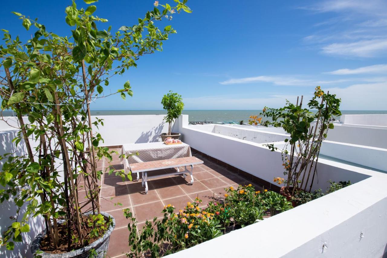 Okinawa Villas And Beach Club - Oceanami Resort Long Hai Exterior foto