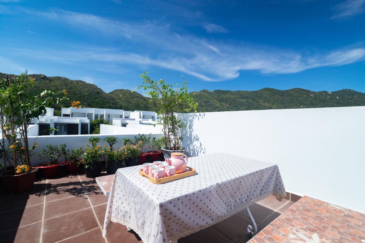 Okinawa Villas And Beach Club - Oceanami Resort Long Hai Exterior foto