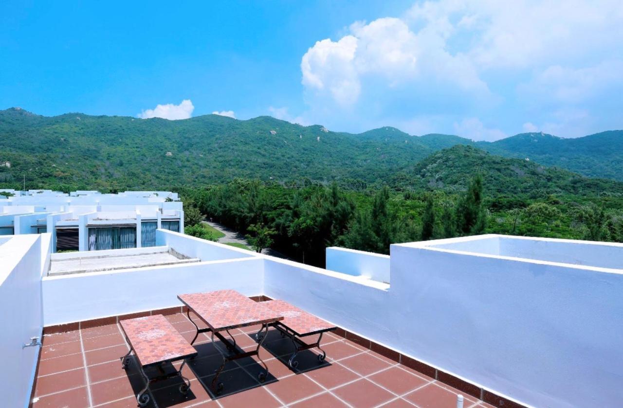 Okinawa Villas And Beach Club - Oceanami Resort Long Hai Exterior foto