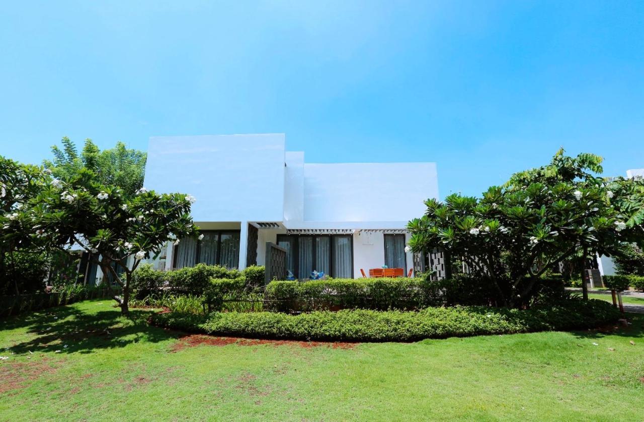 Okinawa Villas And Beach Club - Oceanami Resort Long Hai Exterior foto